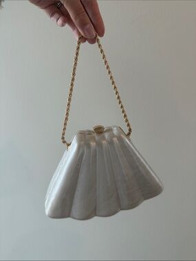 ZARA Pearl Shell-Shaped Evening Bag with Gold Chain